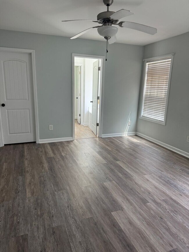 Building Photo - 303 Tuscan Ct