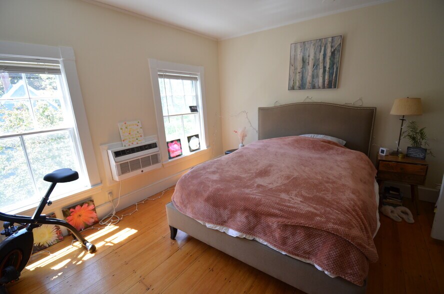 Building Photo - 41 Coolidge St