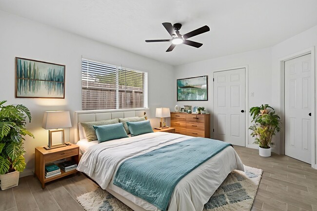 Building Photo - 7618 Breda Dr