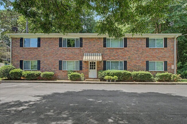 Building Photo - 2430 Coosawattee Dr NE
