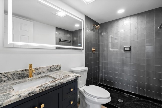 Building Photo - 2518 SE Anchorage Cove