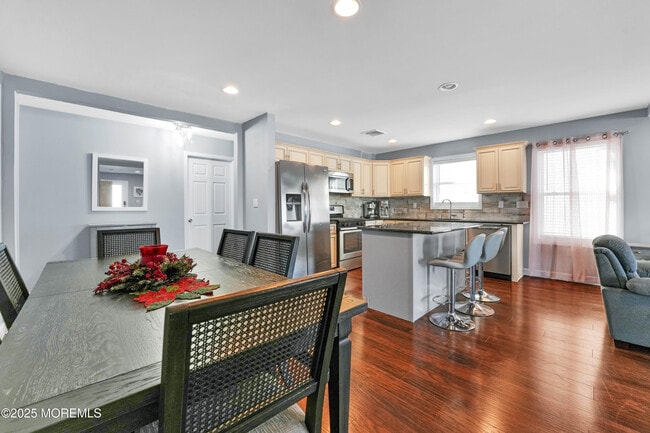 Building Photo - 115 Harding Ave