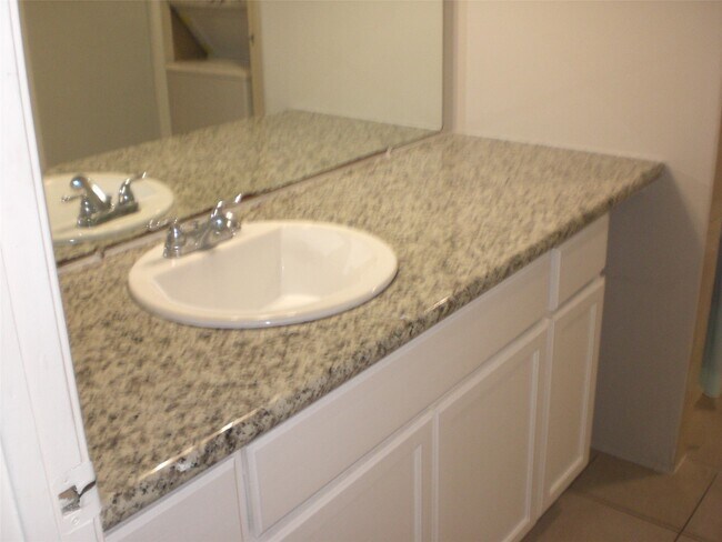 Building Photo - 12660 Ashford Point Dr