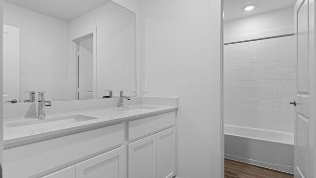 Building Photo - 3735 Langridge Ln