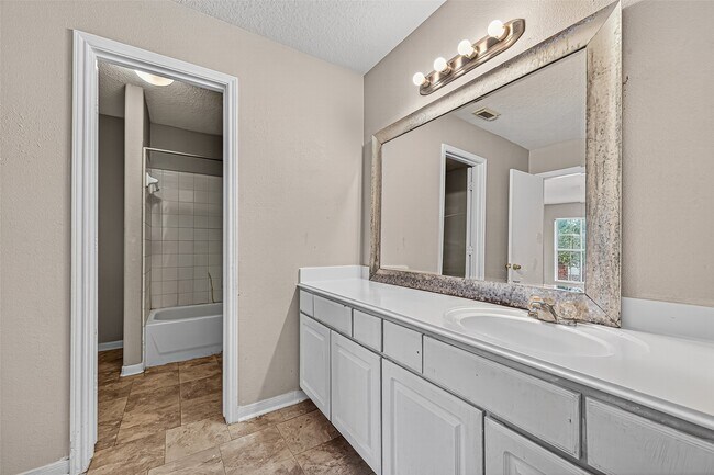 Building Photo - 15430 Elm Leaf Pl