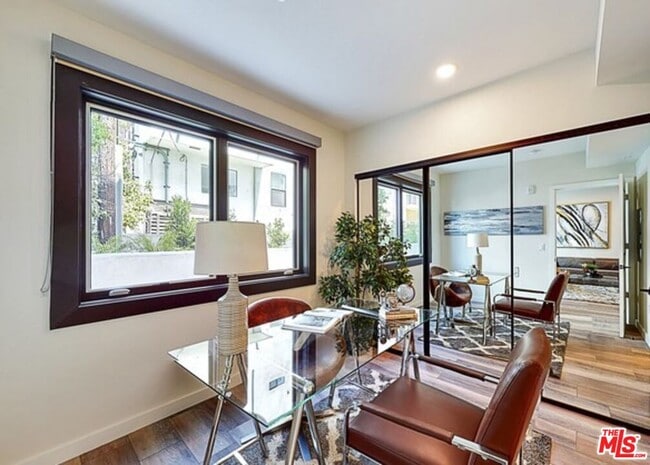 Building Photo - 1070 S Bedford St