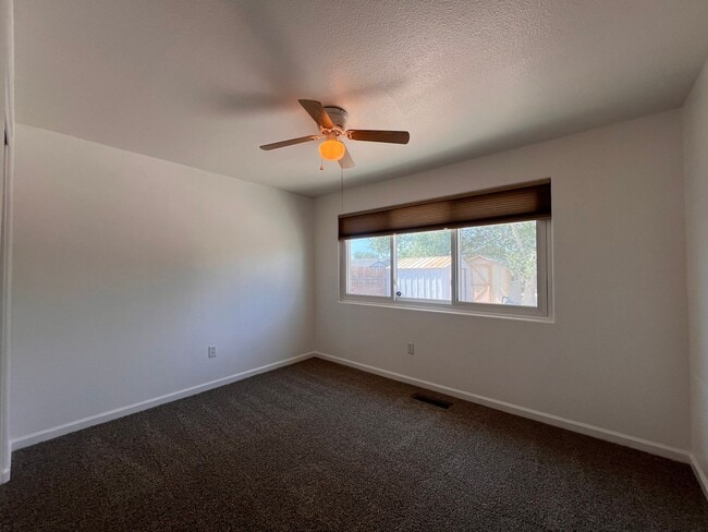 Building Photo - Quaint 3 Bedroom Fernley Home