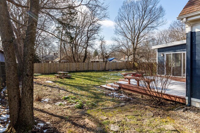 Building Photo - 180 Rosemont Garden