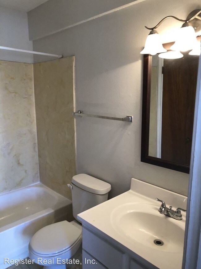 Building Photo - 2224 Pasadena Ave