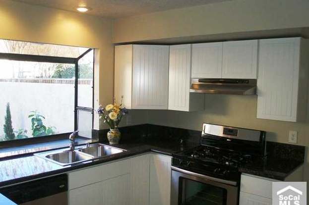 Building Photo - 13 Rockrose Way