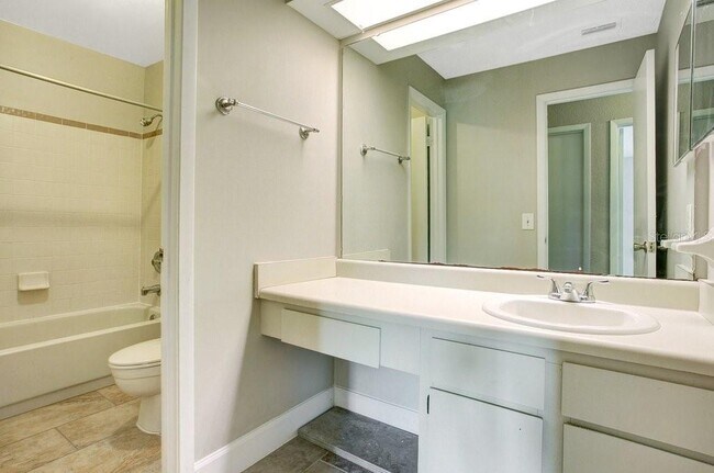 Building Photo - 1346 Stearman Ct