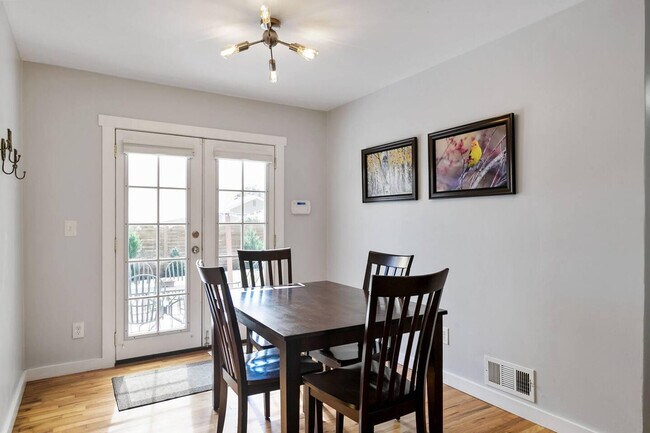 Building Photo - 3296 S Grape St