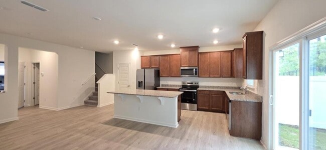 Building Photo - 185 Cabernet Dr