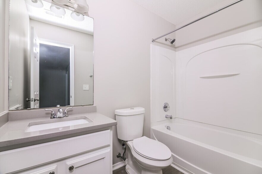 Building Photo - 3168 Varcroft Rd