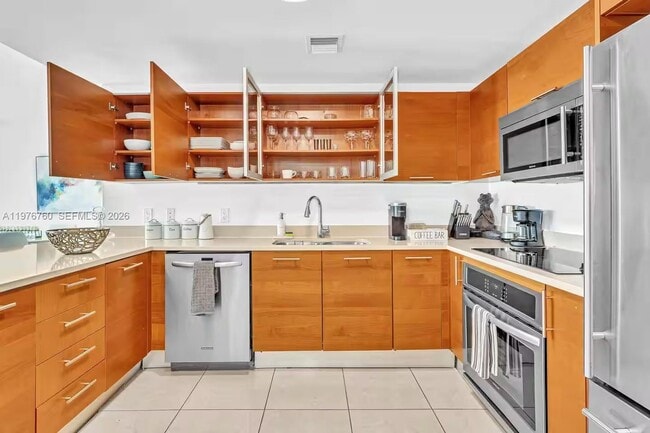 Building Photo - 3250 NE 1st Ave