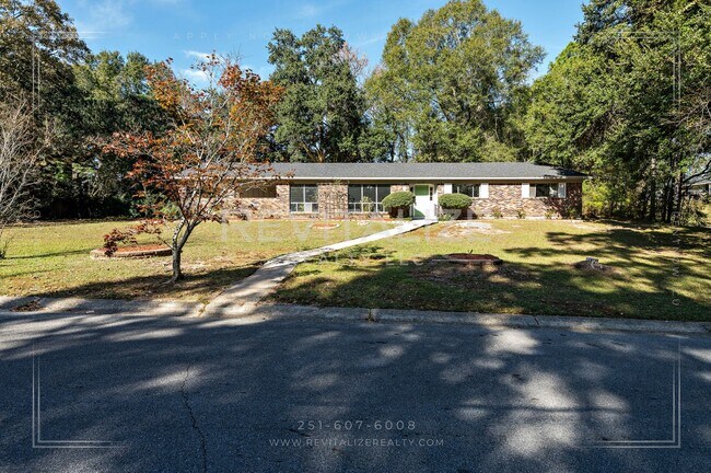 Building Photo - HALF-DEPOSIT SPECIAL! Spacious 4-Bed 2-Bath Brick Home in West Mobile