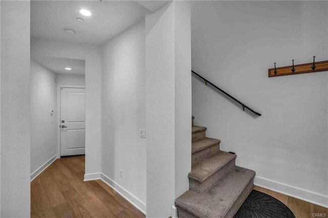 Building Photo - 5828 S Sparrow Ct