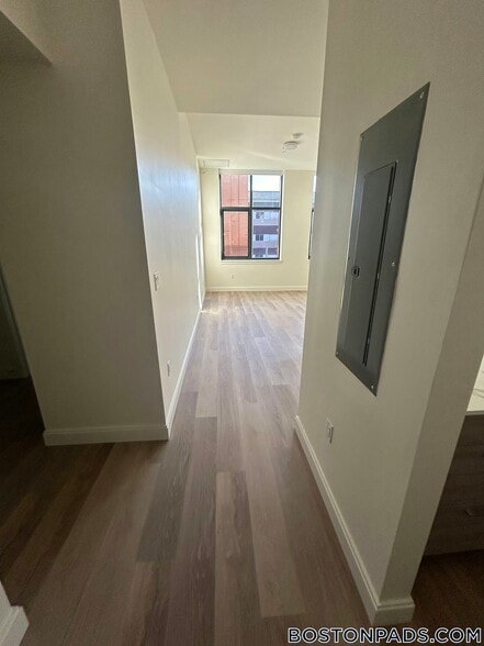 Building Photo - 1079 Commonwealth Ave