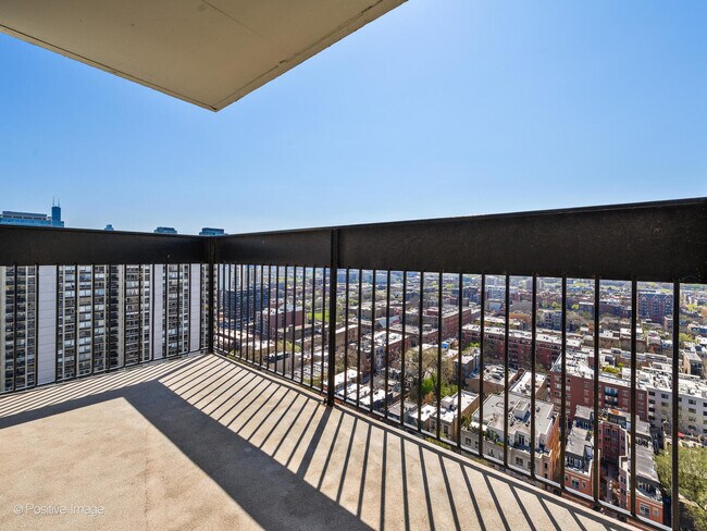 Building Photo - 1455 N Sandburg Terrace