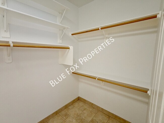 Building Photo - 5680 Shady Grove Dr