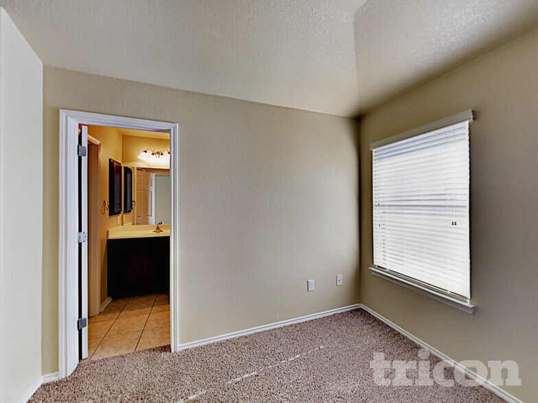 Building Photo - 3846 Bogie Way