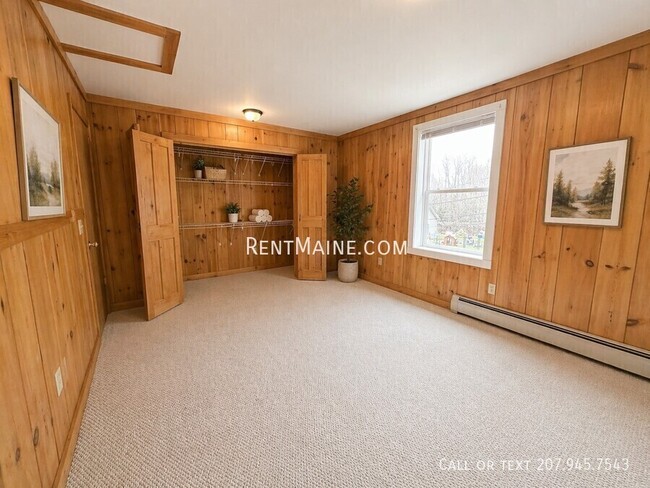 Building Photo - 2120 US-2