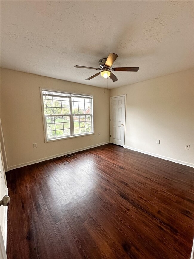 Building Photo - 1225 N Lee Dr