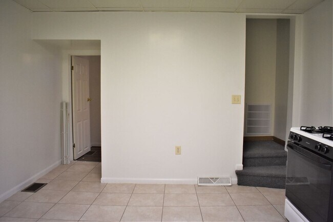 Building Photo - Newly updated 3 bedroom, 1 bathroom house....