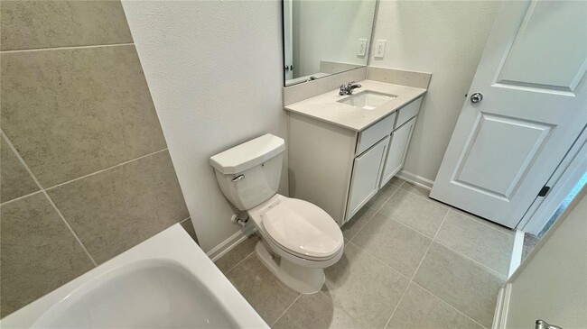 Building Photo - 325 Sol Vis Dr