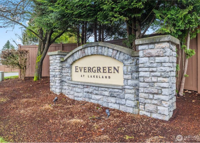 Building Photo - 6322 Rebecca Ave SE