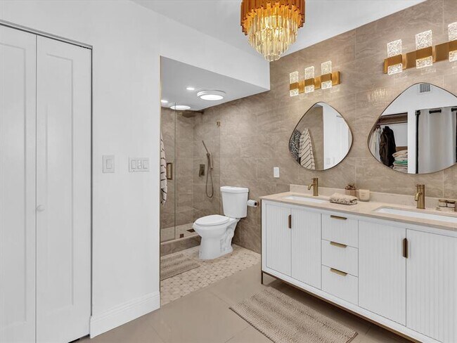 Building Photo - 20515 E Country Club Dr