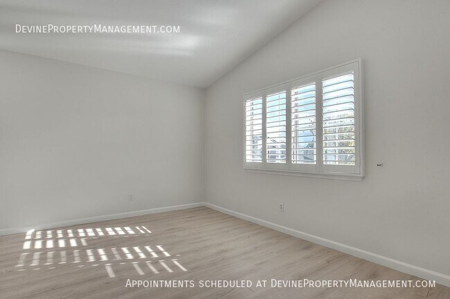 Building Photo - 902 California Privado