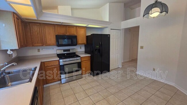 Building Photo - 1731 Wakefield Dr