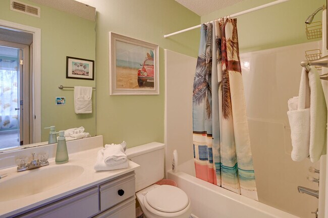 Building Photo - 140 Spanish Oak Dr