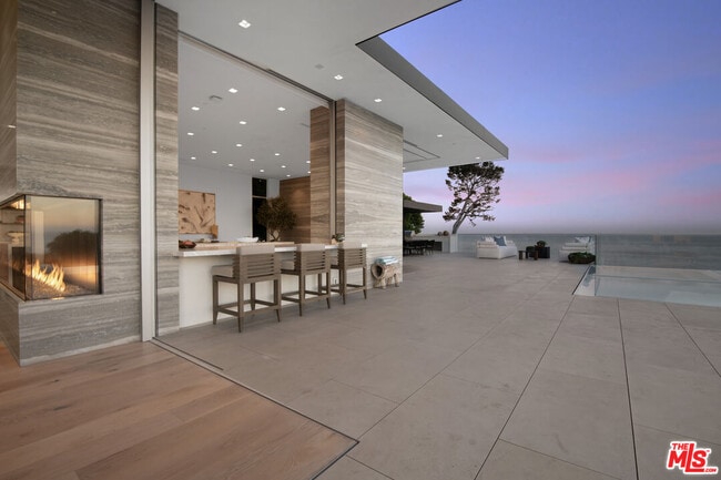Building Photo - 26946 Pacific Coast Hwy