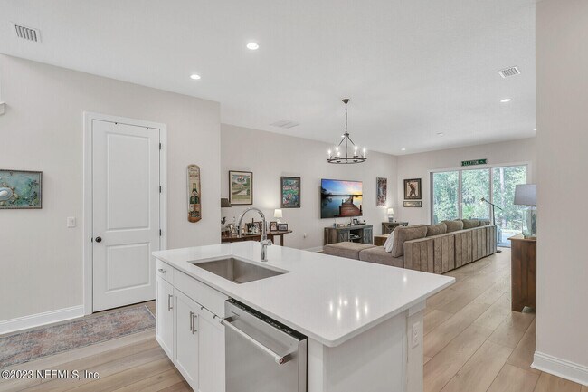 Building Photo - 158 Liberty Bell Rd