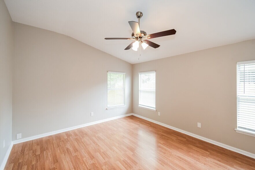 Building Photo - 1032 Beckingham Dr