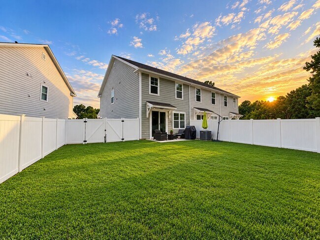 Building Photo - 9438 Sweep Dr