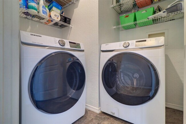 Building Photo - 2749 Via Cipriani