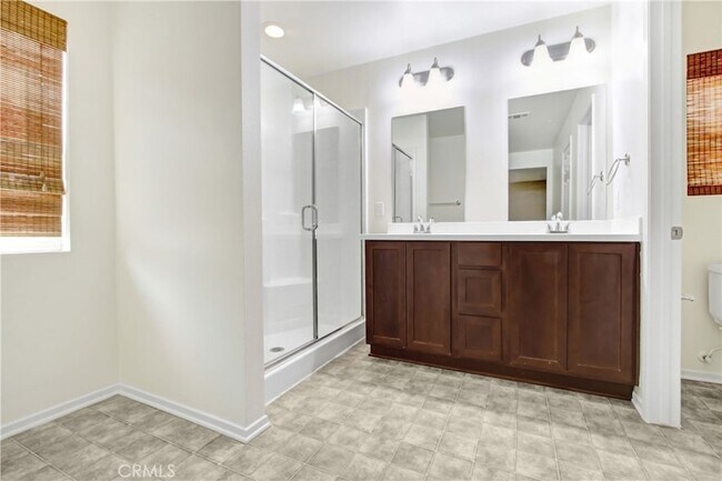 Building Photo - 1335 Comfrey Leaf Dr