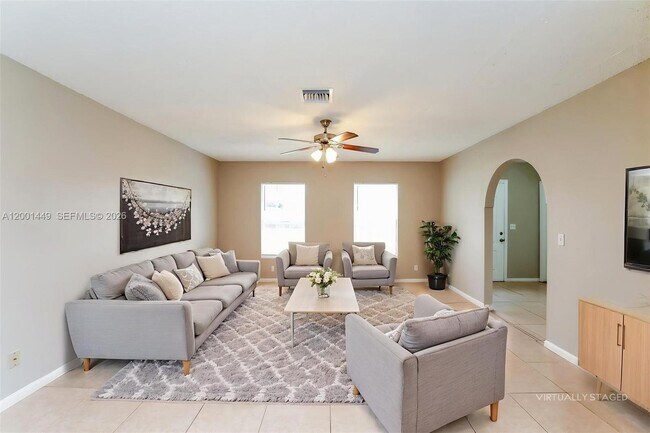 Building Photo - 3637 Ave Montresor