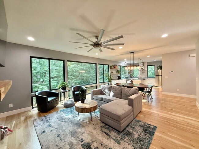 Building Photo - Incredible 5BD, 4.5BA Wake Forest Home Nea...