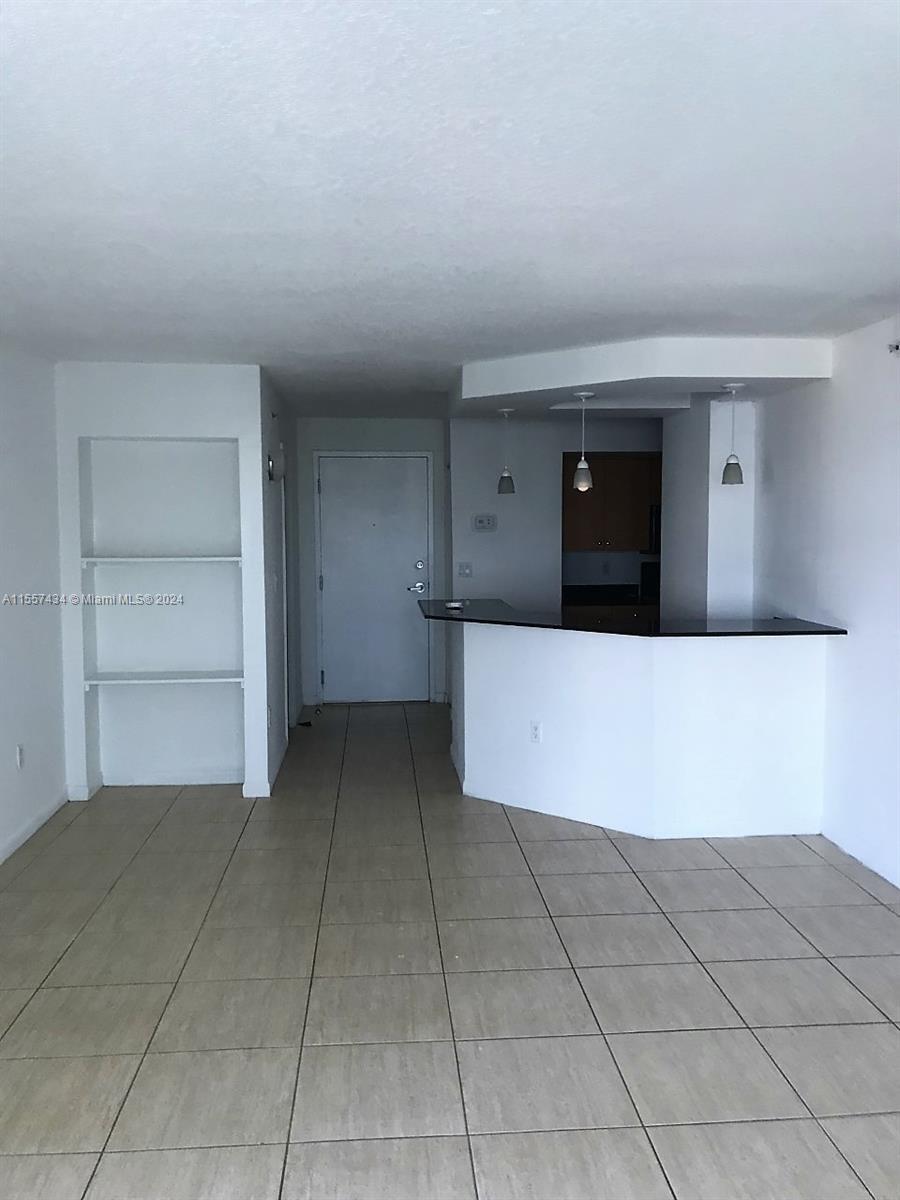 Building Photo - 6917 Collins Ave