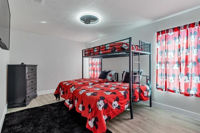 Building Photo - 16748 Lazy Breeze Loop