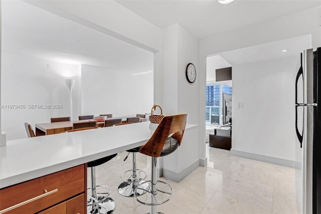 Building Photo - 100 Bayview Dr