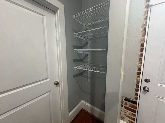 Building Photo - 524 2nd St