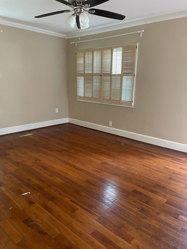 Building Photo - Downtown Greenville 1 bedroom Condominium