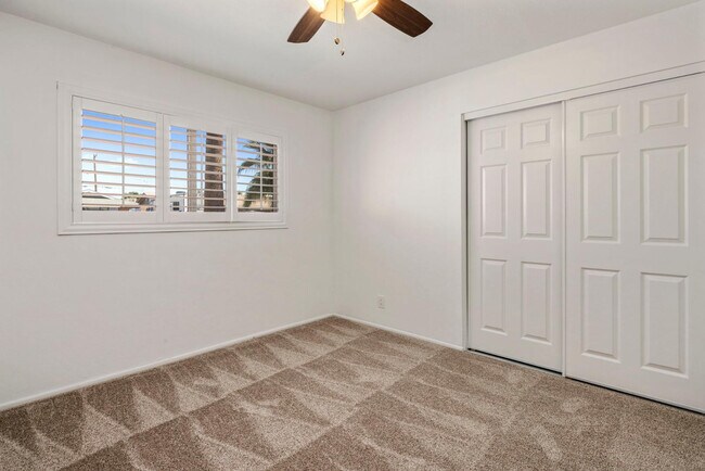 Building Photo - 8323 E Montecito Ave