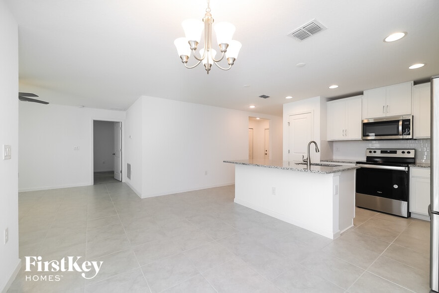 Building Photo - 3806 Whitney Wy