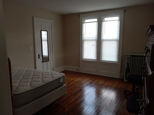 Building Photo - 33 Lincoln Ave